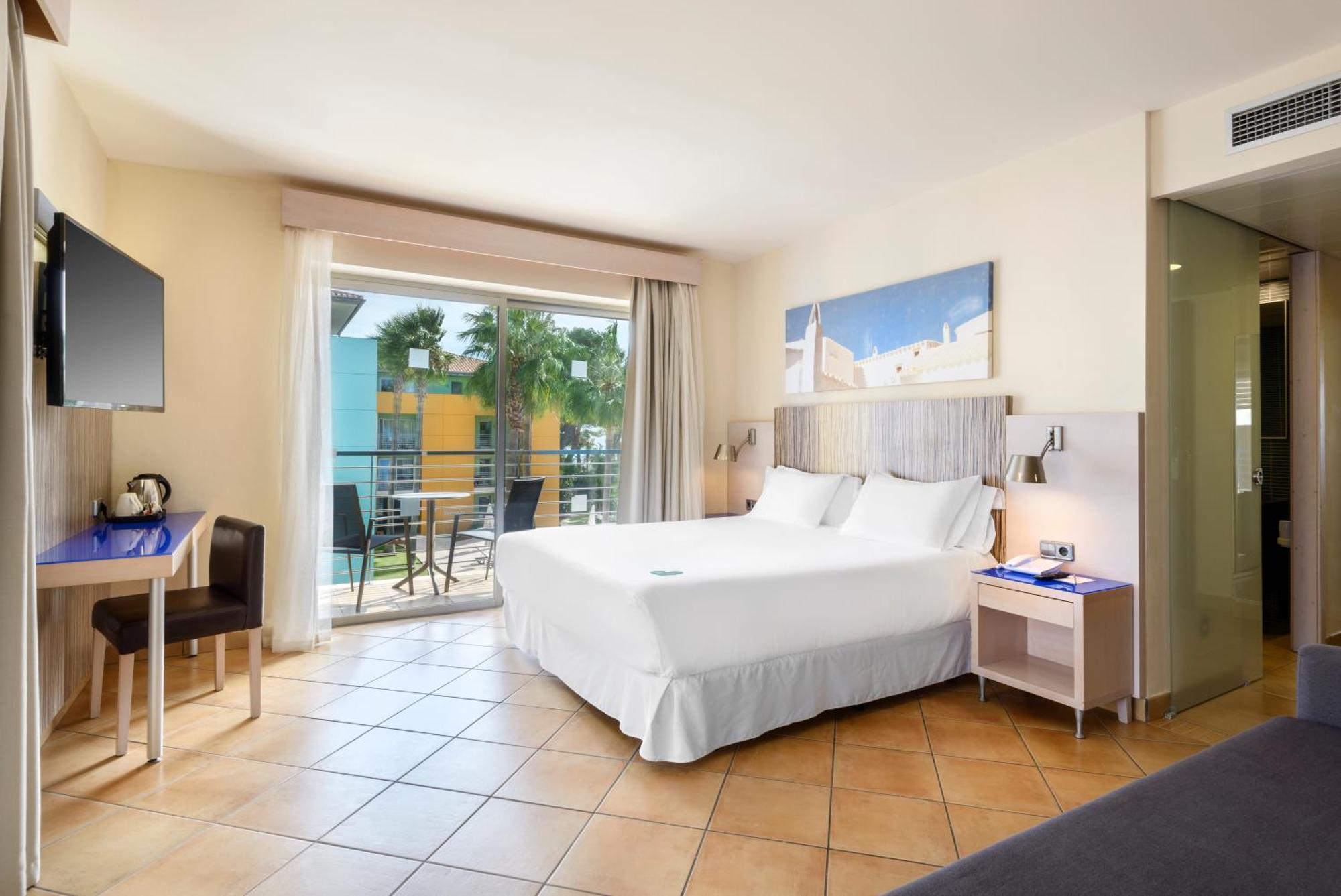 Occidental Menorca (Adults Only) Ξενοδοχείο Punta Prima  Εξωτερικό φωτογραφία