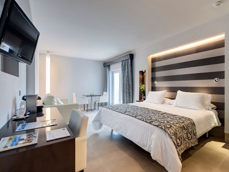 Occidental Menorca (Adults Only) Ξενοδοχείο Punta Prima  Εξωτερικό φωτογραφία