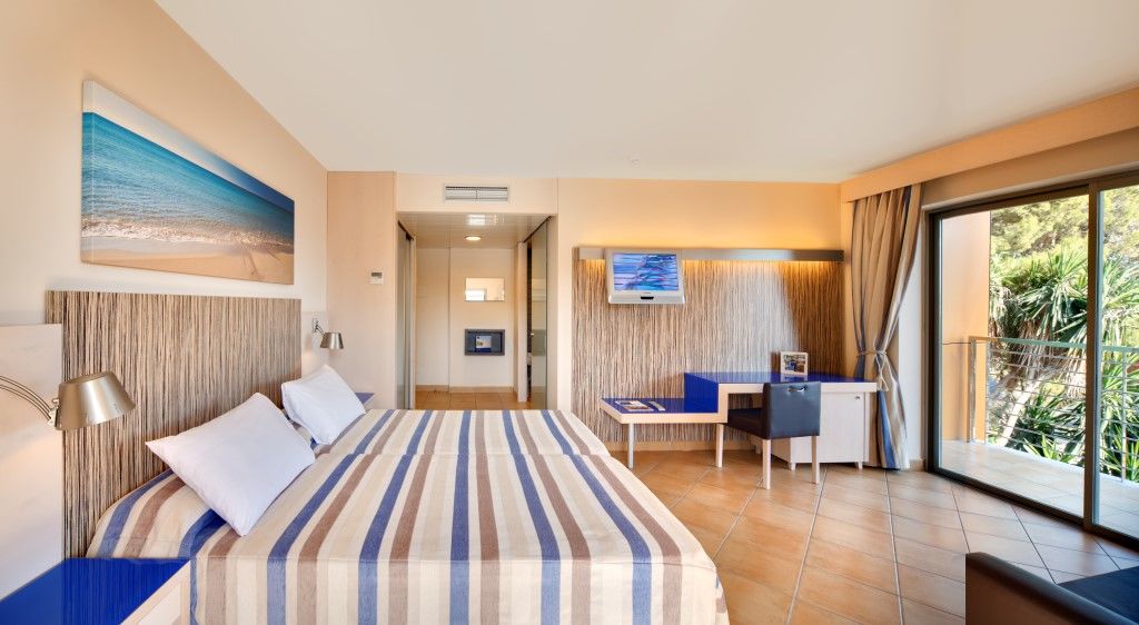Occidental Menorca (Adults Only) Ξενοδοχείο Punta Prima  Εξωτερικό φωτογραφία
